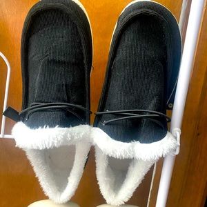 NEW!!!! Black slip on slippers with plush lining size 8
